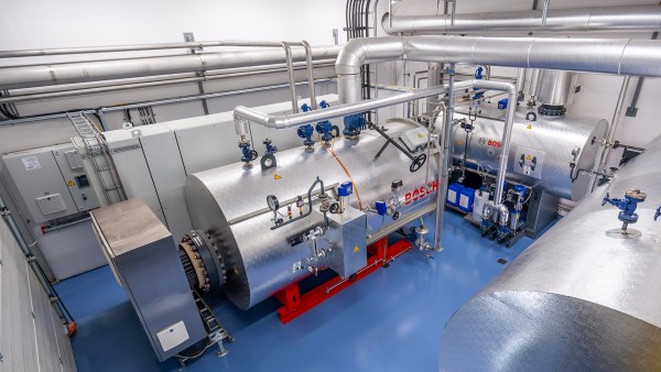 Elektrodampfkessel von Bosch mit Systemausstattung