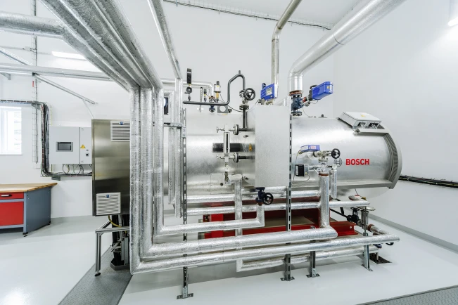 Компания Bosch Industrial Heat также представит на своем стенде электрический паровой котел ELSB – полностью электрический и углеродно-нейтральный благодаря экологичной электроэнергии.